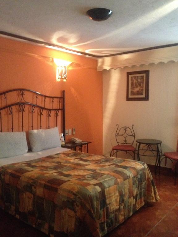 גואדלחארה Hotel La Paz חדר תמונה