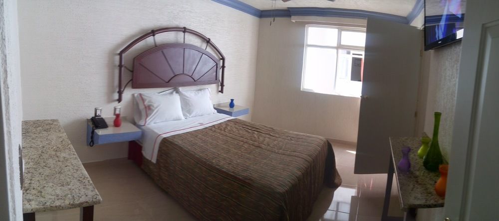 גואדלחארה Hotel La Paz מראה חיצוני תמונה
