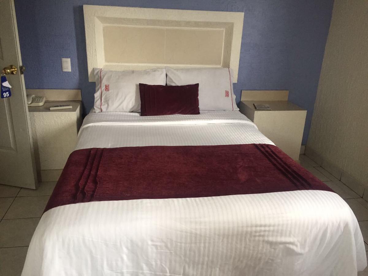 גואדלחארה Hotel La Paz מראה חיצוני תמונה